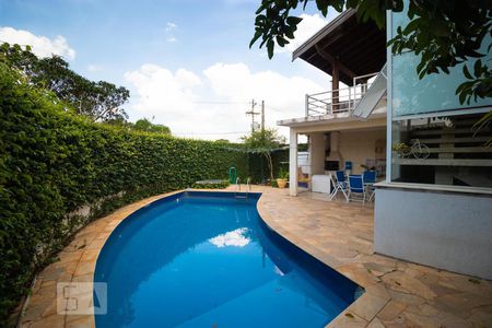 Casa à venda com 233m², 3 quartos e 3 vagasÁrea comum - Piscina