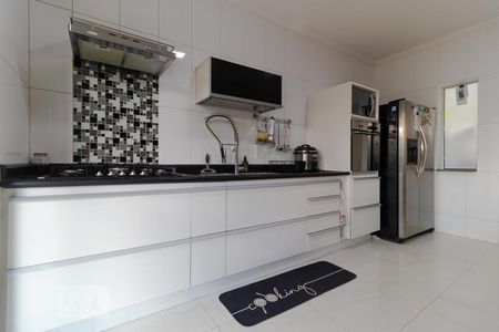 Casa à venda com 233m², 3 quartos e 3 vagasCozinha