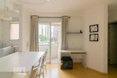 Sala de apartamento para alugar com 1 quarto, 36m² em Indianópolis, São Paulo