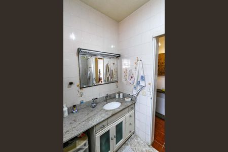 Casa à venda com 144m², 4 quartos e 2 vagasBanheiro