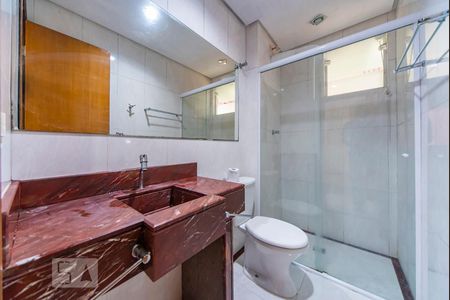 Banheiro  de apartamento à venda com 3 quartos, 70m² em Jardim Santo André, Santo André