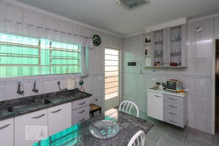 Casa à venda com 134m², 3 quartos e 2 vagasCozinha