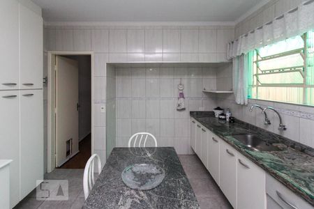 Casa à venda com 134m², 3 quartos e 2 vagasCozinha