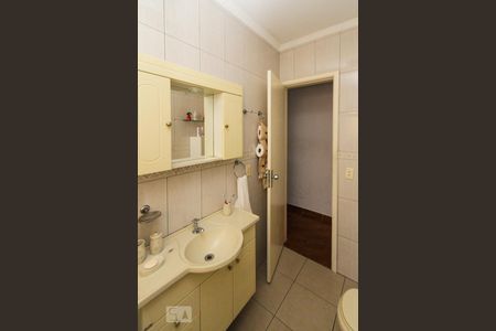 Casa à venda com 134m², 3 quartos e 2 vagasBanheiro