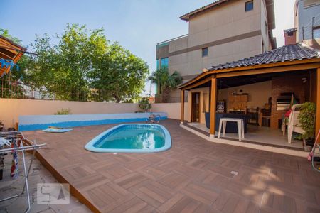 Casa para alugar com 276m², 4 quartos e 5 vagas Casa para alugar com 276m², 4 quartos e 5 vagasÁrea comum - Piscina