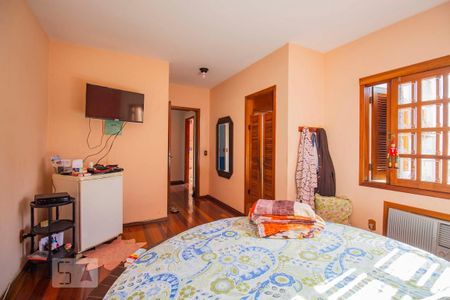 Casa para alugar com 276m², 4 quartos e 5 vagas Casa para alugar com 276m², 4 quartos e 5 vagasSuíte