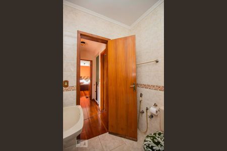 Casa para alugar com 276m², 4 quartos e 5 vagas Casa para alugar com 276m², 4 quartos e 5 vagasBanheiro 1