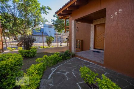 Casa para alugar com 276m², 4 quartos e 5 vagas Casa para alugar com 276m², 4 quartos e 5 vagasFachada da Casa