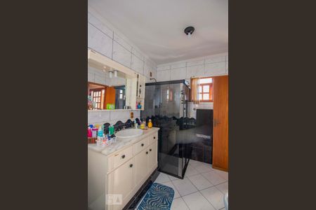 Casa para alugar com 276m², 4 quartos e 5 vagas Casa para alugar com 276m², 4 quartos e 5 vagasBanheiro da Suíte