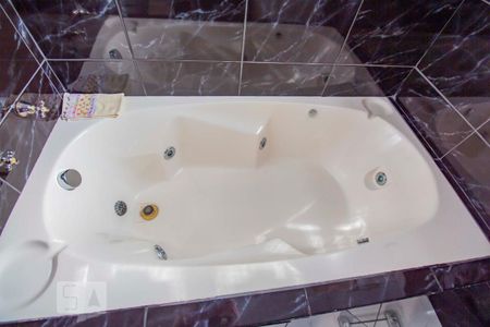 Casa para alugar com 276m², 4 quartos e 5 vagas Casa para alugar com 276m², 4 quartos e 5 vagasBanheiro da Suíte