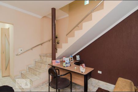 Sala - Escada de casa à venda com 4 quartos, 125m² em Jardim Las Vegas, Guarulhos