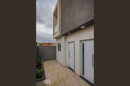 Casa de condomínio à venda com 62m², 2 quartos e 1 vagaCorredor de acesso 