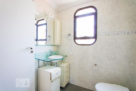 Apartamento à venda com 135m², 4 quartos e 2 vagasBanheiro social