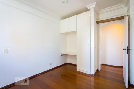Apartamento à venda com 135m², 4 quartos e 2 vagasQuarto 3