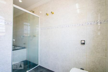 Apartamento à venda com 135m², 4 quartos e 2 vagasBanheiro do quarto 1