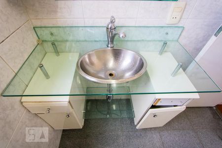 Apartamento à venda com 135m², 4 quartos e 2 vagasBanheiro do quarto 1