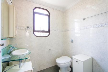 Apartamento à venda com 135m², 4 quartos e 2 vagasBanheiro social