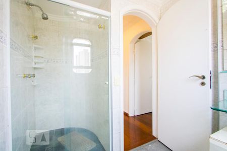 Apartamento à venda com 135m², 4 quartos e 2 vagasBanheiro social