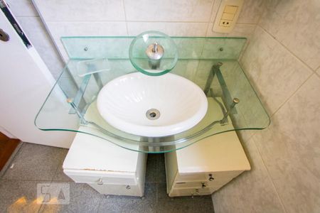 Apartamento à venda com 135m², 4 quartos e 2 vagasBanheiro social