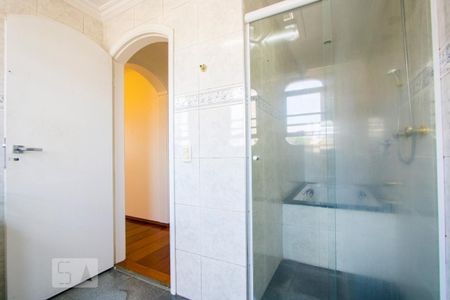 Apartamento à venda com 135m², 4 quartos e 2 vagasBanheiro do quarto 1