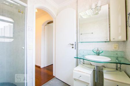 Apartamento à venda com 135m², 4 quartos e 2 vagasBanheiro social