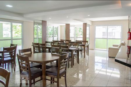 Apartamento à venda com 156m², 3 quartos e 2 vagas Apartamento à venda com 156m², 3 quartos e 2 vagasSalão de festas