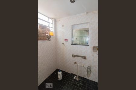 Casa à venda com 300m², 3 quartos e 2 vagasBanheiro