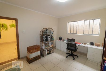 Casa à venda com 300m², 3 quartos e 2 vagasEscritório