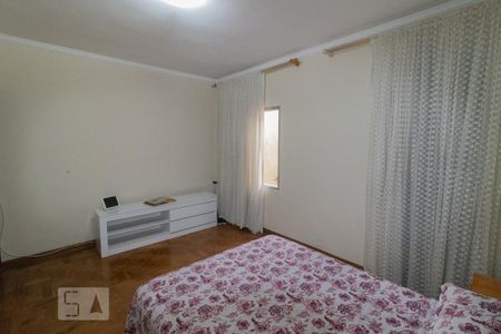Casa à venda com 300m², 3 quartos e 2 vagasSuíte