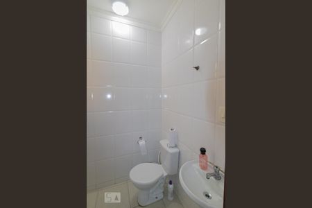 Casa à venda com 300m², 3 quartos e 2 vagasLavabo