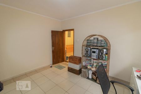 Casa à venda com 300m², 3 quartos e 2 vagasEscritório