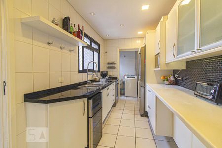 Cozinha de apartamento para alugar com 2 quartos, 128m² em Água Verde, Curitiba