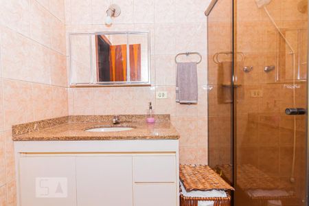 Casa à venda com 240m², 3 quartos e 2 vagasBanheiro