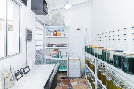 Casa à venda com 240m², 3 quartos e 2 vagasQuarto de Serviço