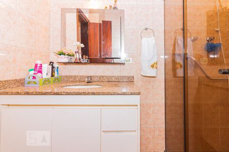 Casa à venda com 240m², 3 quartos e 2 vagasBanheiro