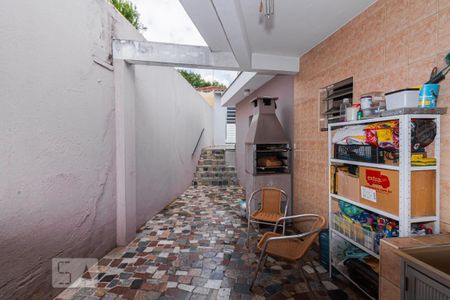 Casa à venda com 240m², 3 quartos e 2 vagasÁrea de Serviço