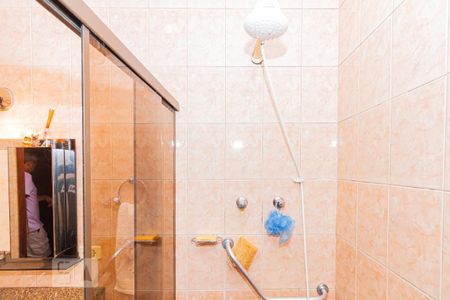 Casa à venda com 240m², 3 quartos e 2 vagasBanheiro