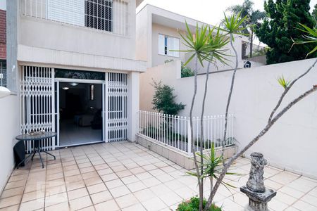 Varanda de casa à venda com 5 quartos, 160m² em Jardim Prudência, São Paulo