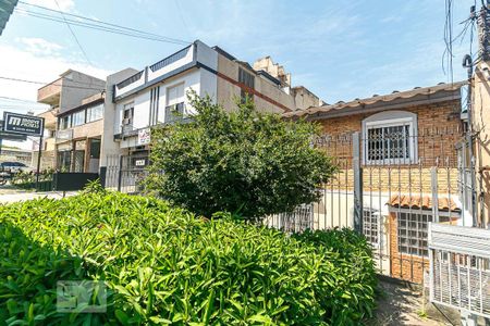 Casa à venda com 100m², 3 quartos e 1 vaga Casa à venda com 100m², 3 quartos e 1 vagaFachada