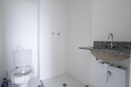 Banheiro de kitnet/studio para alugar com 1 quarto, 20m² em Brás, São Paulo