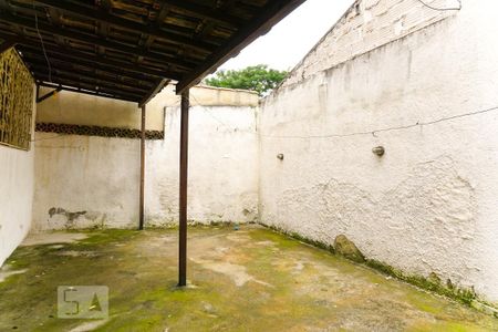 Casa para alugar com 200m², 4 quartos e 1 vagaQuintal