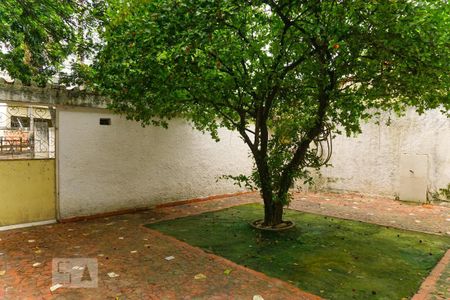 Casa para alugar com 200m², 4 quartos e 1 vagaQuintal