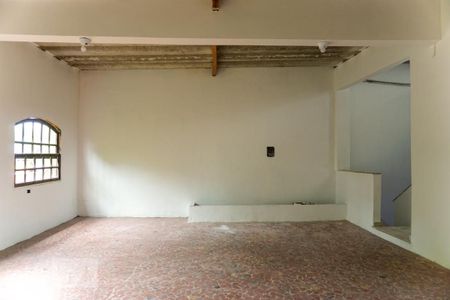 Casa para alugar com 200m², 4 quartos e 1 vagaHall
