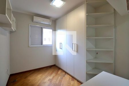 Casa de condomínio para alugar com 235m², 3 quartos e 3 vagasQuarto 2 - Suíte