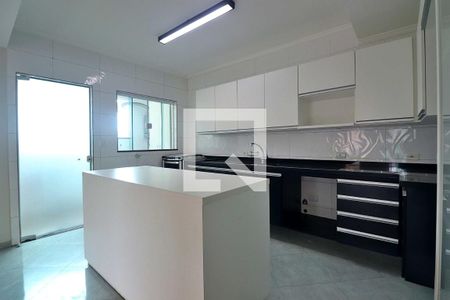 Casa de condomínio para alugar com 235m², 3 quartos e 3 vagasCozinha