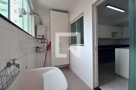 Casa de condomínio para alugar com 235m², 3 quartos e 3 vagasÁrea de Serviço