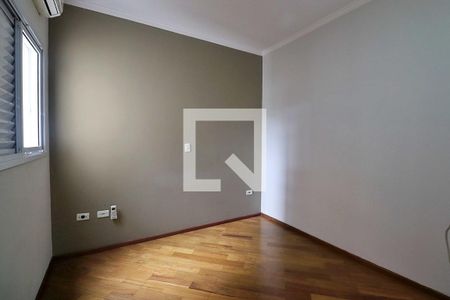 Casa de condomínio para alugar com 235m², 3 quartos e 3 vagasQuarto 3 - Suíte