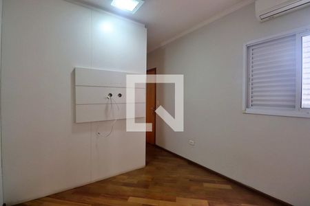 Casa de condomínio para alugar com 235m², 3 quartos e 3 vagasQuarto 3 - Suíte