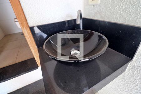 Casa de condomínio para alugar com 235m², 3 quartos e 3 vagasBanheiro da Área gourmet