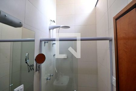 Casa de condomínio para alugar com 235m², 3 quartos e 3 vagasBanheiro do Quarto 1